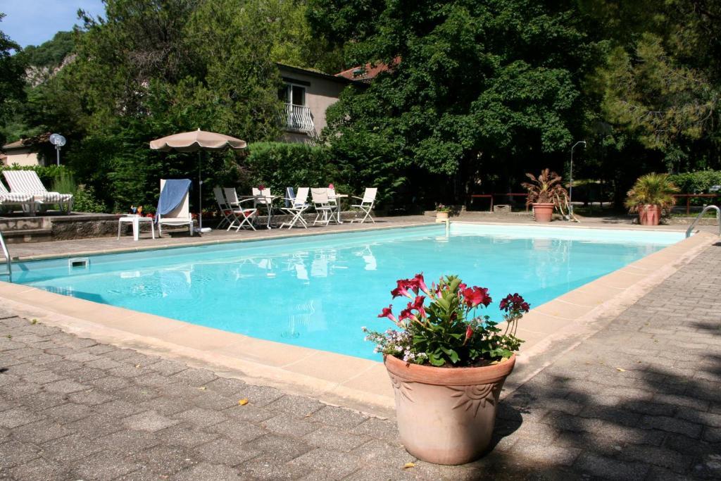 Le Cedre De Soyons Hotel Luaran gambar